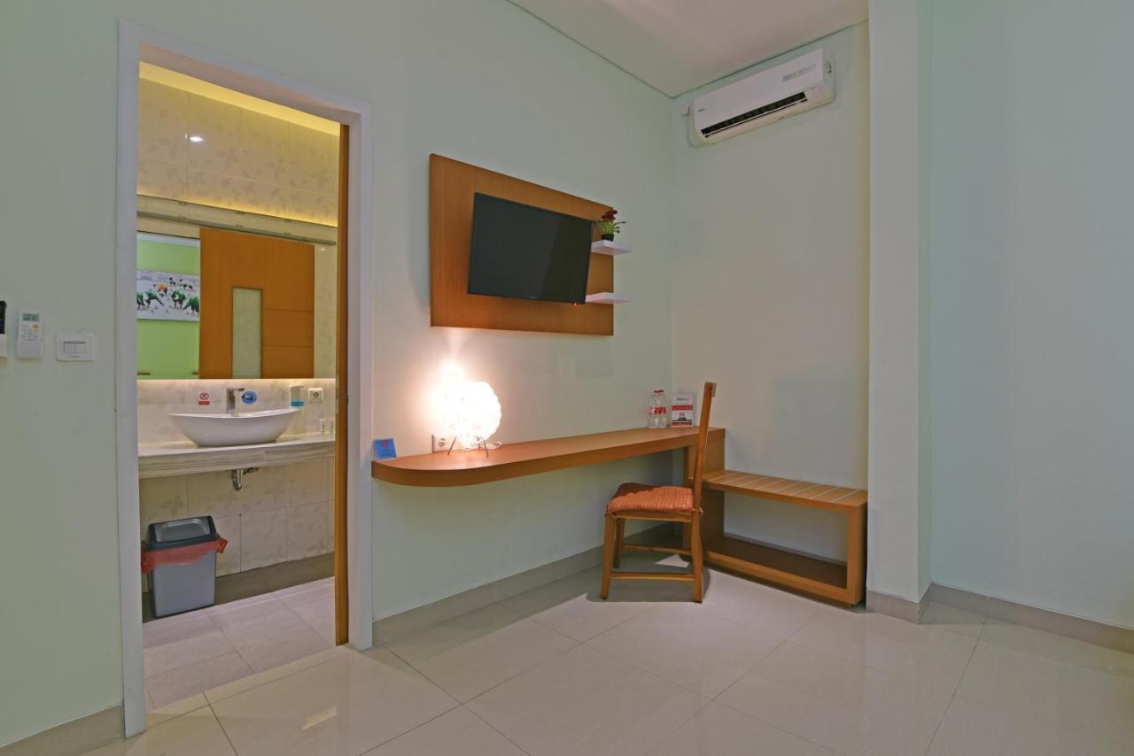 Reddoorz Plus @ Mahendradatta Denpasar Dış mekan fotoğraf