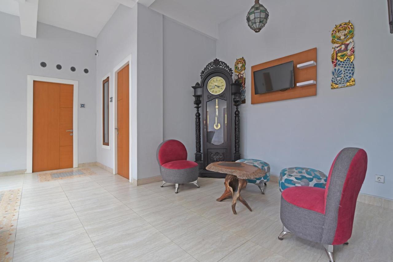 Reddoorz Plus @ Mahendradatta Denpasar Dış mekan fotoğraf